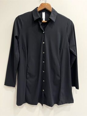 Marla Wynne Luxe stretch tech shirt button up pockets & back pleats black small